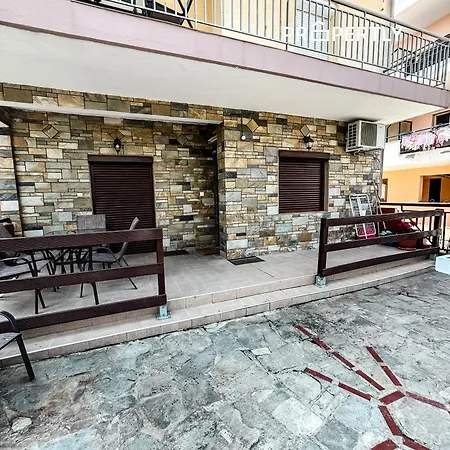 Holiday home Family's Nea Kallikrateia
